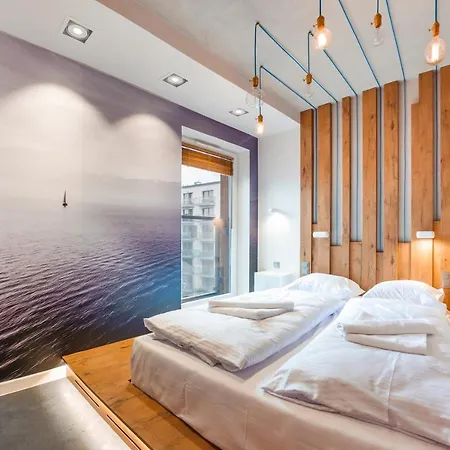 Chmielna Park, Sun & Snow * غدانسك