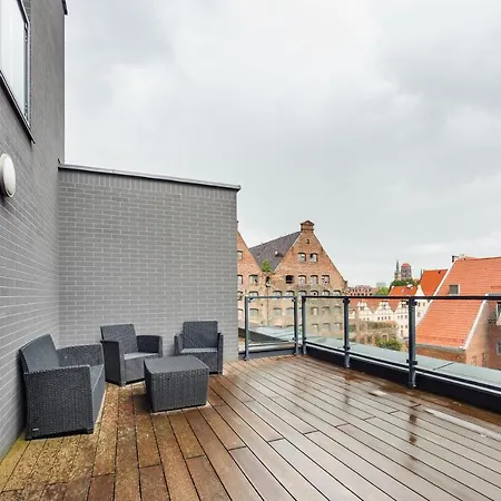 Chmielna Park, Sun & Snow