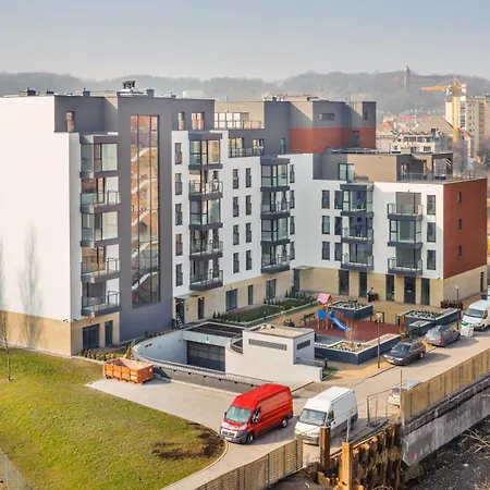 Chmielna Park, Sun & Snow *