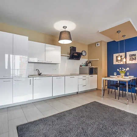 Chmielna Park, Sun & Snow * غدانسك