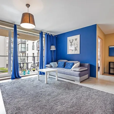 Chmielna Park, Sun & Snow *