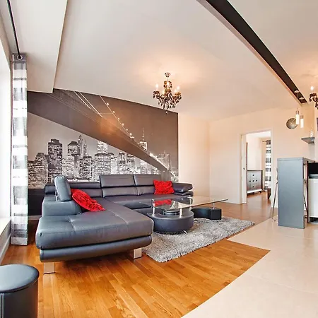 Chmielna Park, Sun & Snow *