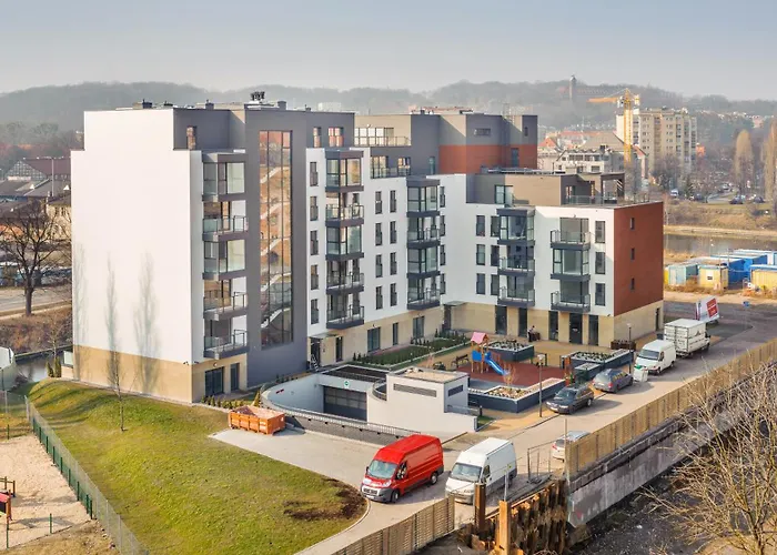 Chmielna Park, Sun & Snow *