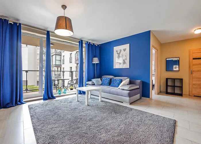 Chmielna Park, Sun & Snow *