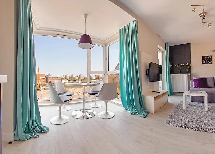 Chmielna Park, Sun & Snow *