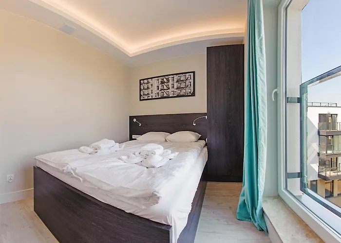 Chmielna Park, Sun & Snow *