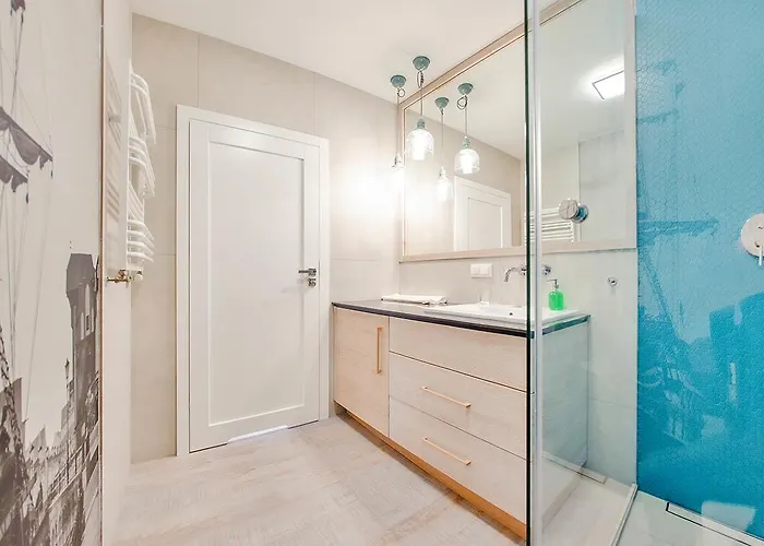 Chmielna Park, Sun & Snow